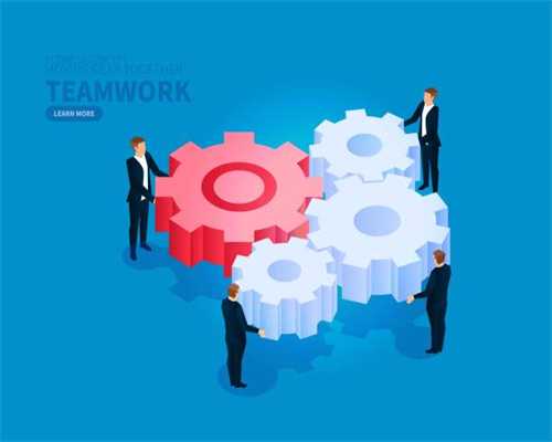 去了北京三里屯才发现：满大街都是“羽绒服+裙子”，洋气又保暖