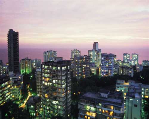 订单减少了！东莞的一个工厂将厂房改装成了出租公寓和商业广场