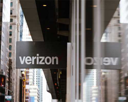 工农路街道颐和社区开展“银龄相伴 法治护航”普法宣传活动